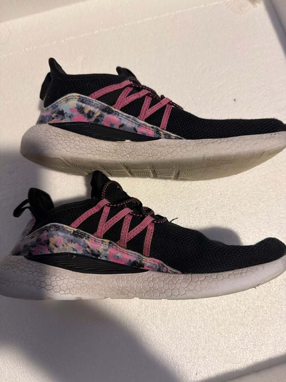 Freely Girls Floral Slip-On Sneakers Size 9 Youth